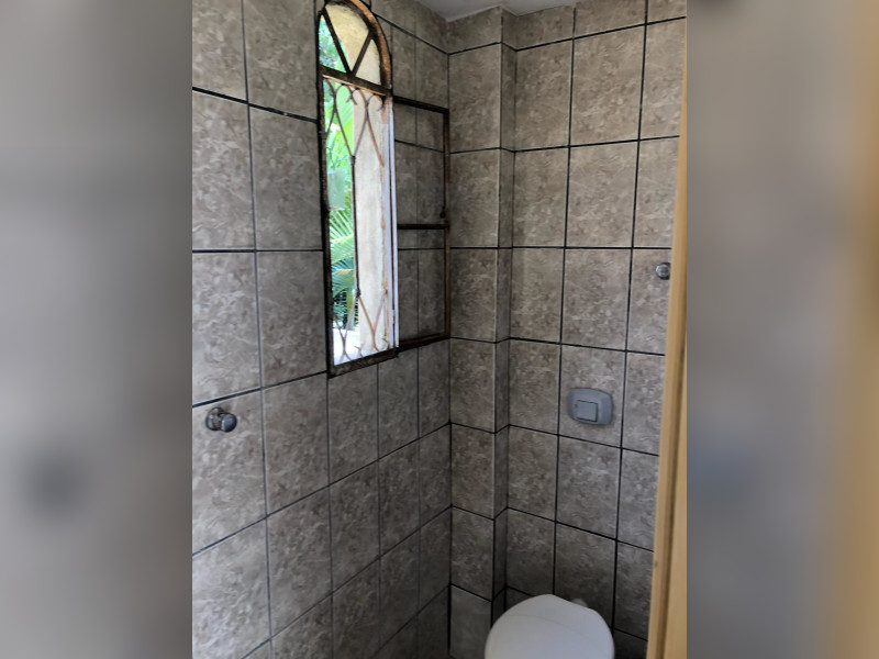 Casa à venda Bangu com 200m² e 3 quartos por R$ 250.000 - b5d75833-bef8-4ff2-a736-aad16b7c7b36.jpg