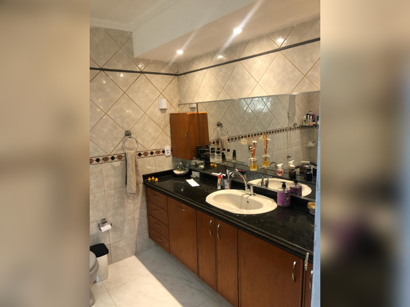 Casa à venda Bangu com 200m² e 3 quartos por R$ 250.000 - c6b6c6e1-2d23-4aff-a837-7ae8d132119c.jpg