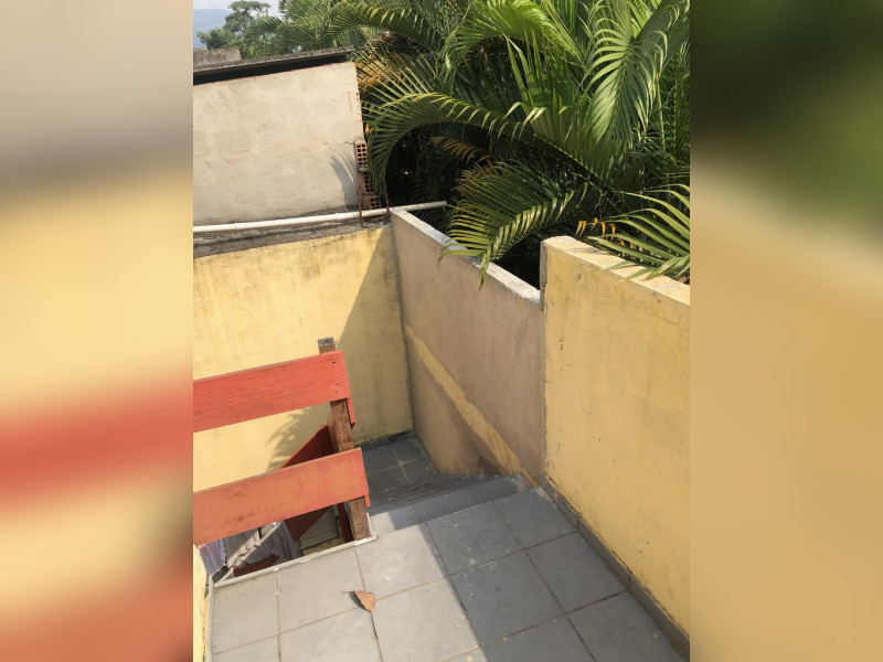 Casa à venda Bangu com 200m² e 3 quartos por R$ 250.000 - f0419cba-7861-46bd-8a43-fc18f9beaacc.jpg