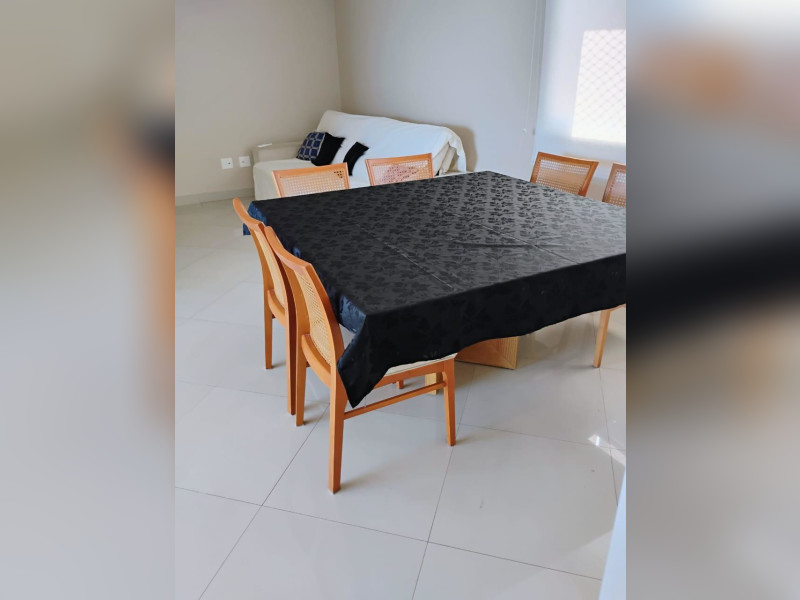 Apartamento à venda Pitangueiras com 110m² e 3 quartos por R$ 890.000 - sala-mesa-sofa.jpg