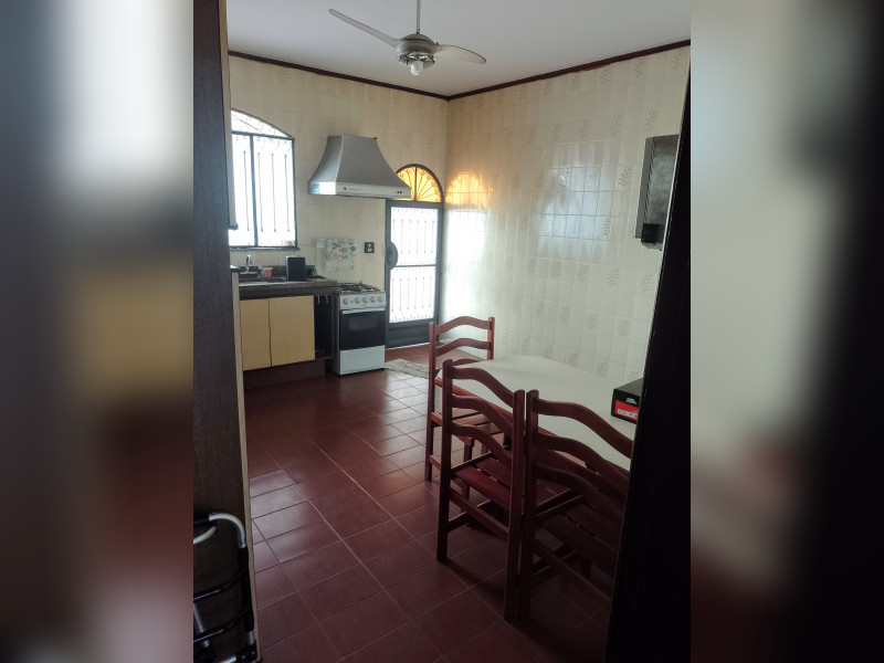 Casa à venda Penha com 256m² e 2 quartos por R$ 895.000 - img-20250310-155011-216.jpg