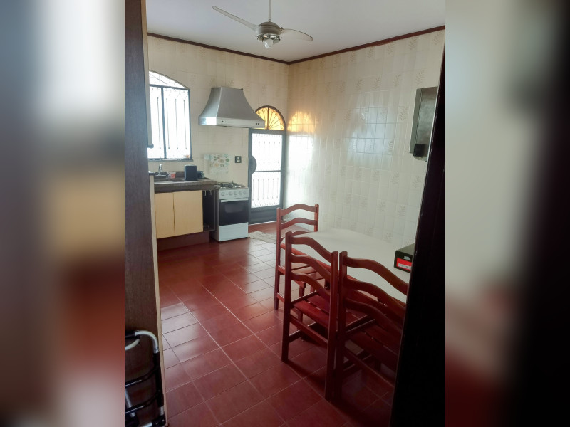 Casa à venda Penha com 256m² e 2 quartos por R$ 895.000 - img-20250310-155011-2162.jpg