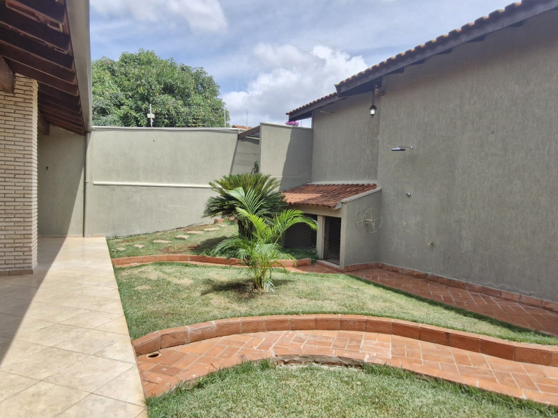 Casa à venda Bairro Seminário com 156m² e 3 quartos por R$ 750.000 - e53b7f93-309c-43bd-9401-36d785fee28f.jpg