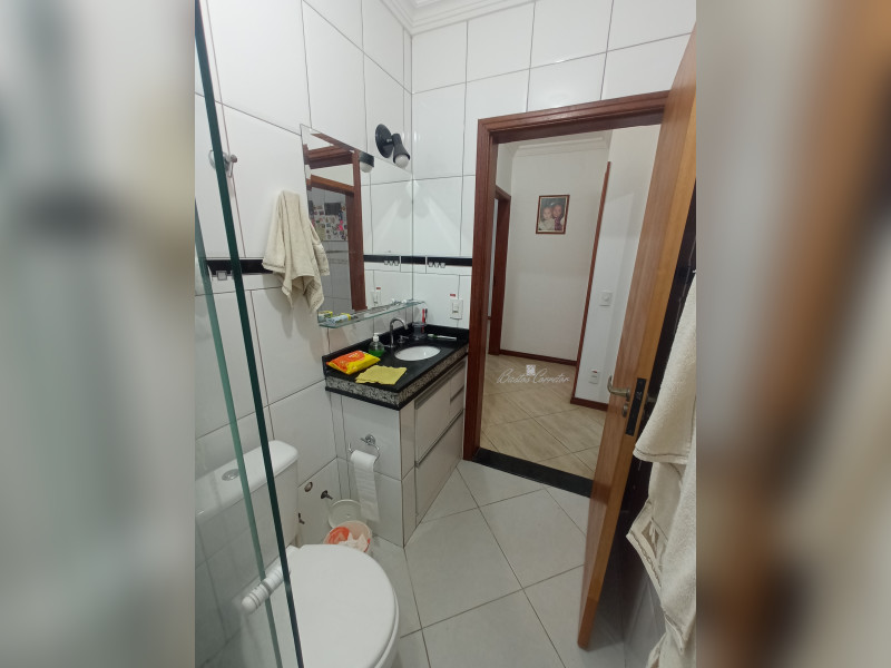 Casa à venda Parque Sao Lourenco com 300m² e 5 quartos por R$ 900.000 - banheiro-social.jpg