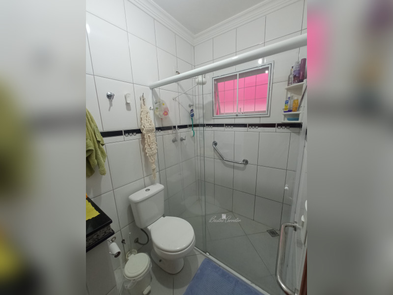 Casa à venda Parque Sao Lourenco com 300m² e 5 quartos por R$ 900.000 - banheiro-suite-1.jpg