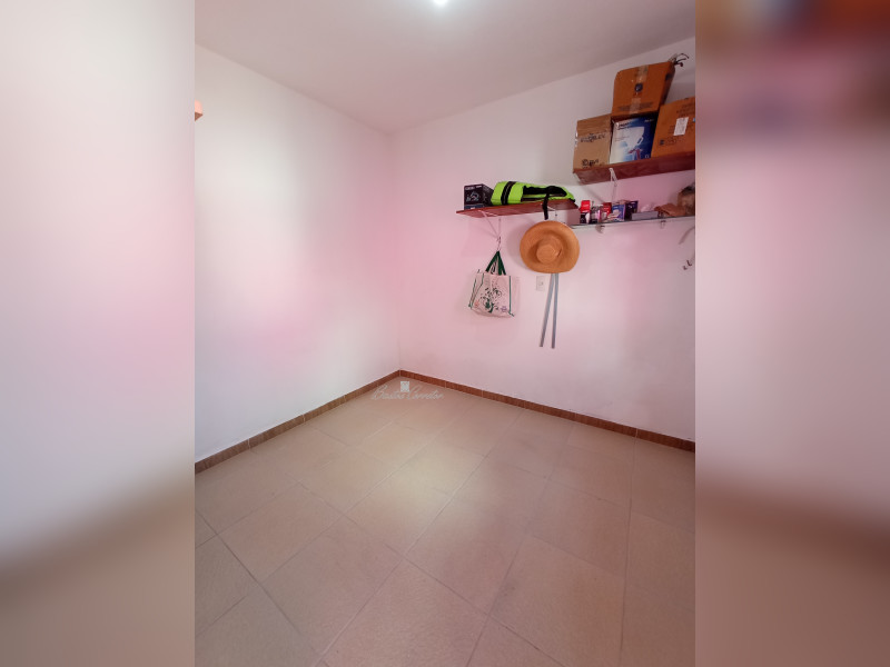 Casa à venda Parque Sao Lourenco com 300m² e 5 quartos por R$ 900.000 - fundos-quarto-23.jpg