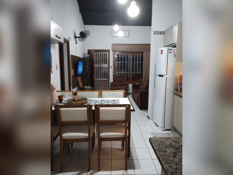 Casa de condomínio à venda Capão Novo com 68m² e 2 quartos por R$ 300.000 - img-20250307-203536421.jpg