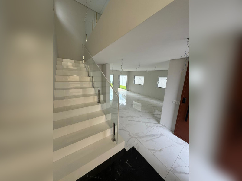 Casa de condomínio à venda Cidade Alpha com 198m² e 3 quartos por R$ 1.390.000 - imagem-do-whatsapp-de-2025-03-12-as-120517-ebaa1659.jpg