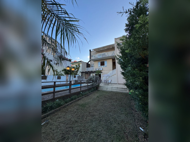 Casa à venda Higienópolis com 400m² e 4 quartos por R$ 2.350.000 - whatsapp-image-2025-03-15-at-064709-1.jpeg