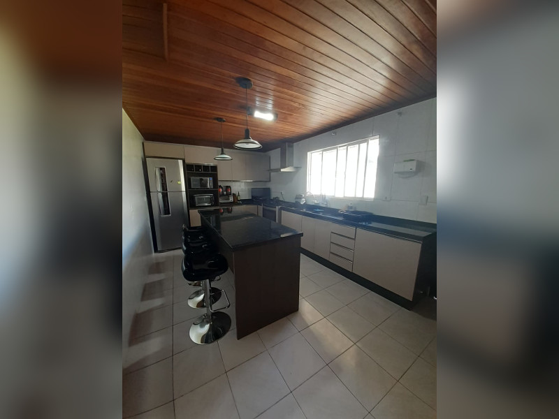 Casa à venda Alto Tarumã com 213m² e 3 quartos por R$ 590.000 - img-20241223-wa0050.jpg