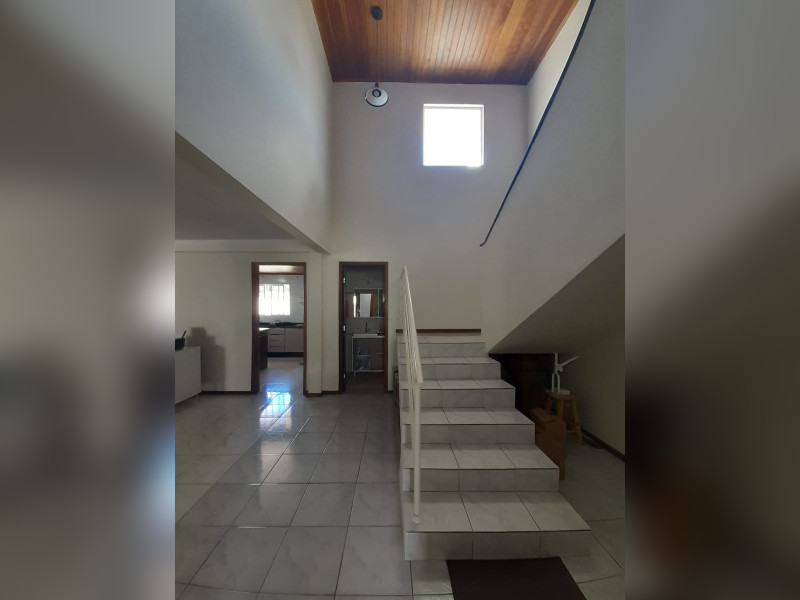 Casa à venda Alto Tarumã com 213m² e 3 quartos por R$ 590.000 - img-20241223-wa0064.jpg