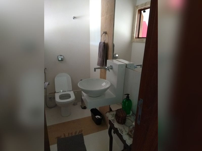Casa de condomínio à venda PARK WAY com 534m² e 7 quartos por R$ 2.037.000 - lavabo.jpg