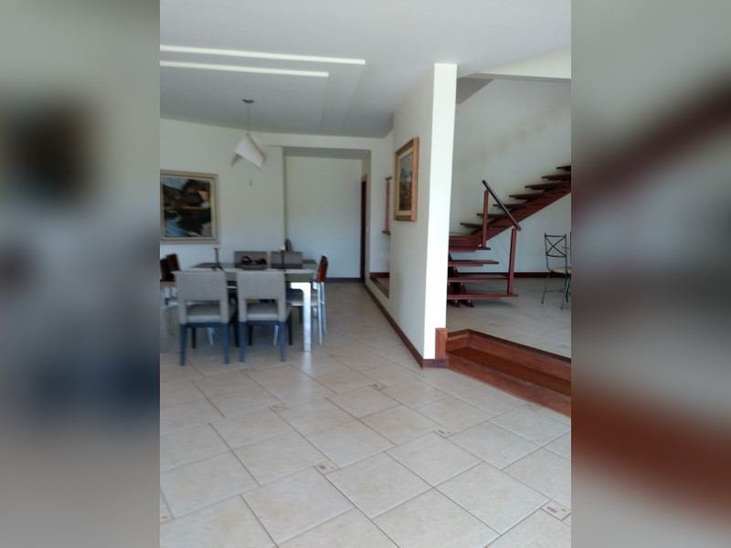 Casa de condomínio à venda PARK WAY com 534m² e 7 quartos por R$ 2.037.000 - sala-jantar-mais-escada.jpg
