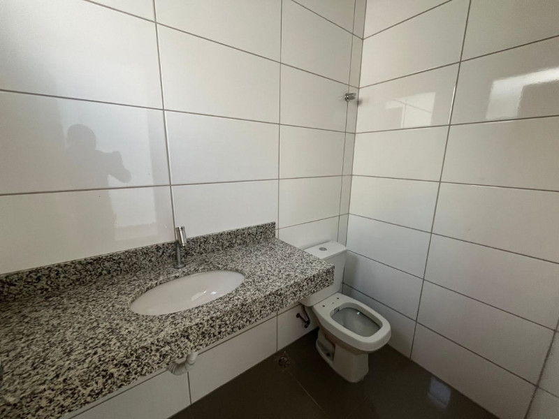 Comercial à venda Buritis com 30m² e 1 quarto por R$ 250.000 - banheiro.jpg