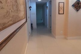 Apartamento à venda Petrópolis com 79m² - 2 dormitórios -  vaga - R$ 599.000 - screenshot-20250831-102457-facebook.jpg