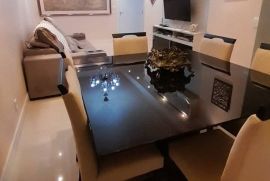 Apartamento à venda Petrópolis com 79m² - 2 dormitórios -  vaga - R$ 599.000 - screenshot-20250831-102538-facebook.jpg