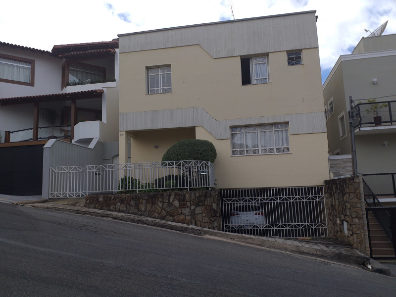 Casa à venda Centro com 247m² e 4 quartos por R$ 880.000 - fachada1-min.jpg