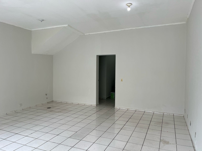 Comercial à venda Centro com 225m² e 1 quarto por R$ 500.000 - whatsapp-image-2025-04-01-at-101336-1.jpeg