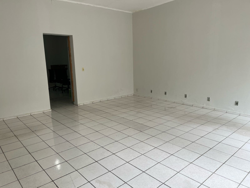Comercial à venda Centro com 225m² e 1 quarto por R$ 500.000 - whatsapp-image-2025-04-01-at-101337.jpeg