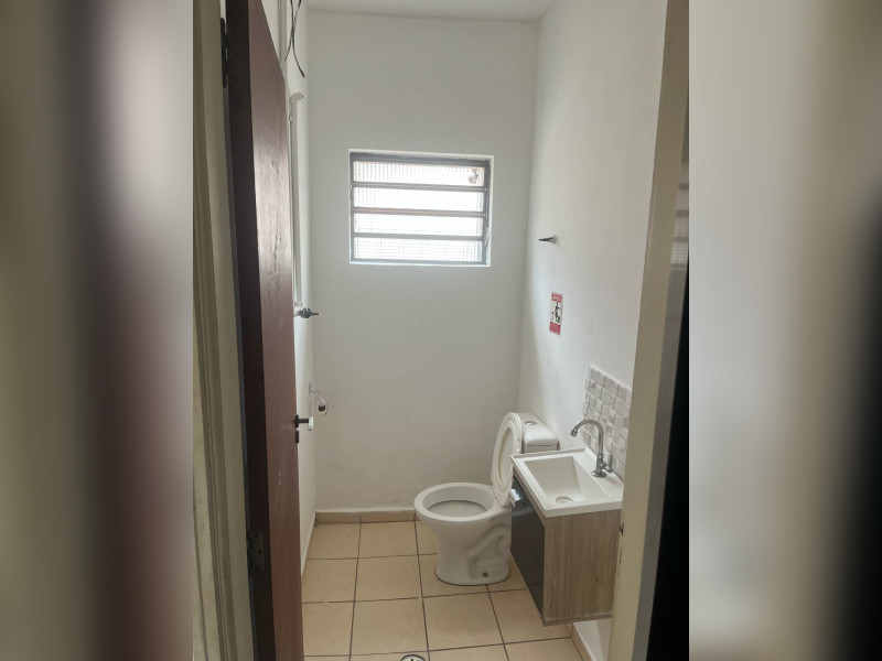 Comercial à venda Centro com 225m² e 1 quarto por R$ 500.000 - whatsapp-image-2025-04-01-at-101340.jpeg