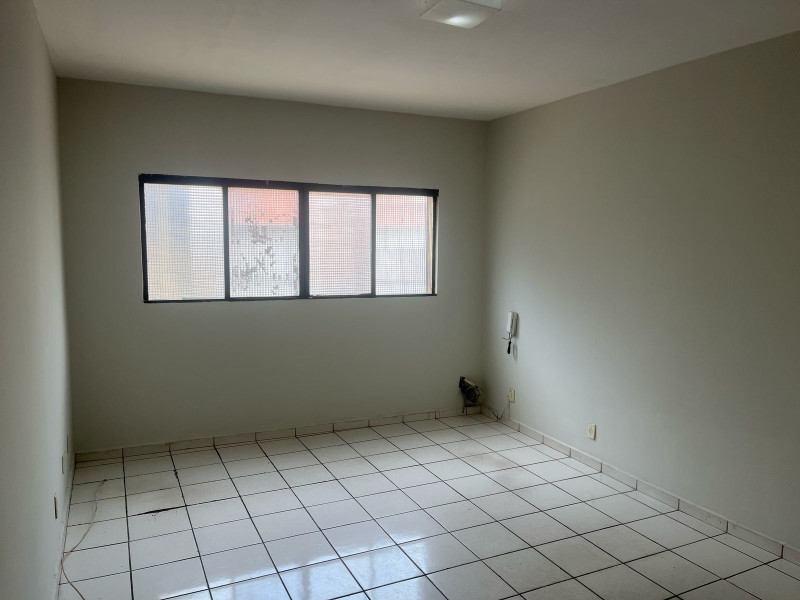 Comercial à venda Centro com 225m² e 1 quarto por R$ 500.000 - whatsapp-image-2025-04-01-at-101341-1.jpeg