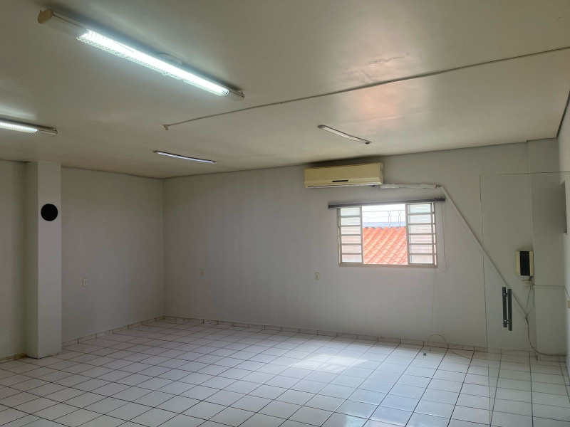 Comercial à venda Centro com 225m² e 1 quarto por R$ 500.000 - whatsapp-image-2025-04-01-at-101343.jpeg