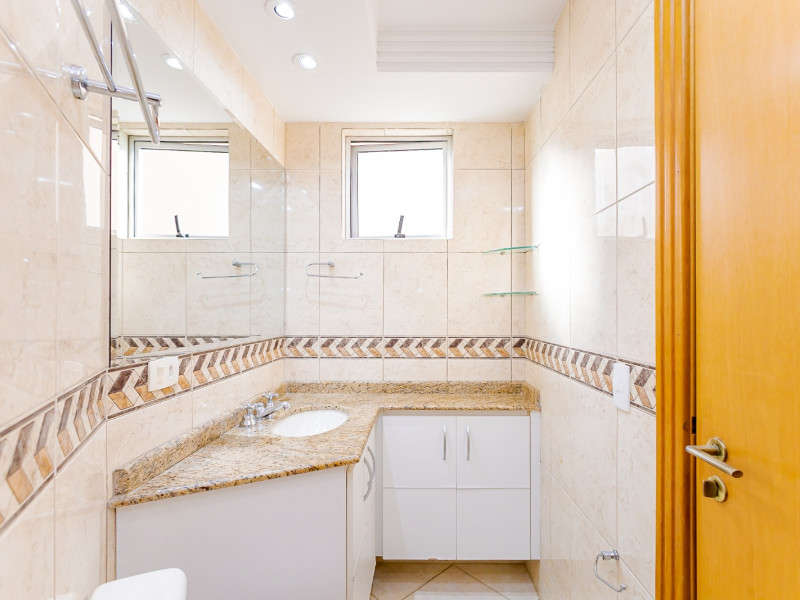 Apartamento à venda Água Verde com 150m² e 2 quartos por R$ 640.000 - imagem-do-whatsapp-de-2025-04-02-as-202730-c2c78f5c.jpg