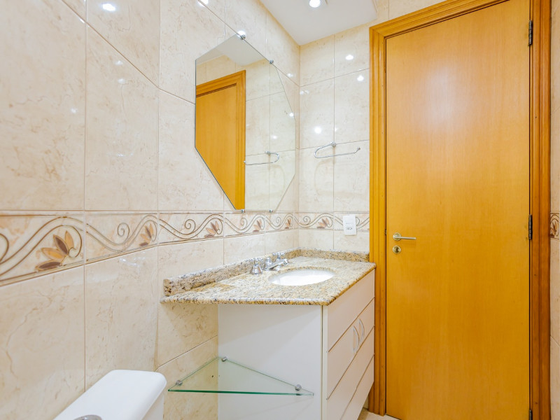 Apartamento à venda Água Verde com 150m² e 2 quartos por R$ 640.000 - imagem-do-whatsapp-de-2025-04-02-as-202731-c197f0bb.jpg