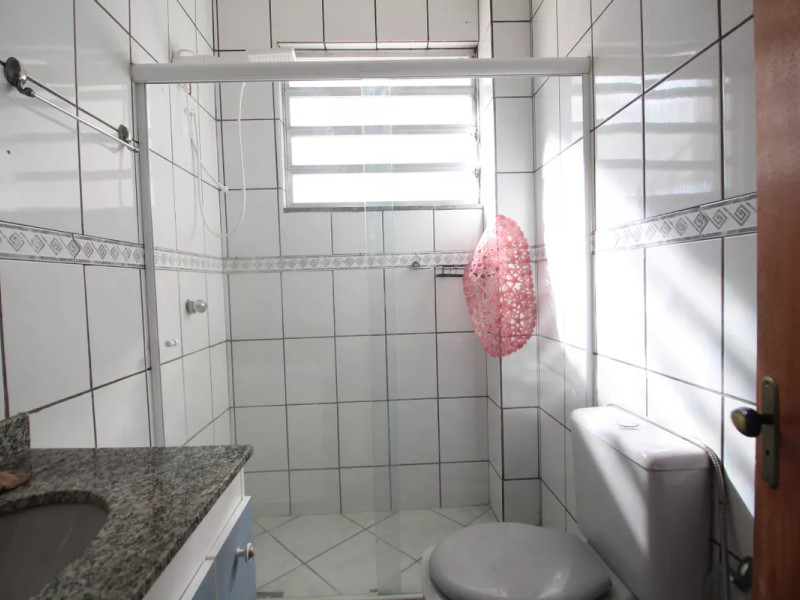 Casa de condomínio à venda Pechincha com 249m² e 3 quartos por R$ 630.000 - banheiro-da-suite-4.jpg