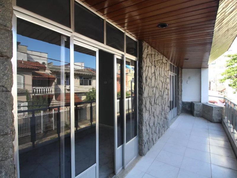 Casa de condomínio à venda Pechincha com 249m² e 3 quartos por R$ 630.000 - varanda-dos-quartos-1.jpg