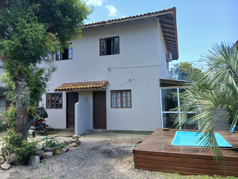 Casa à venda Barra da Lagoa com 500m² e 5 quartos por R$ 1.800.000 - 1000019498.jpg
