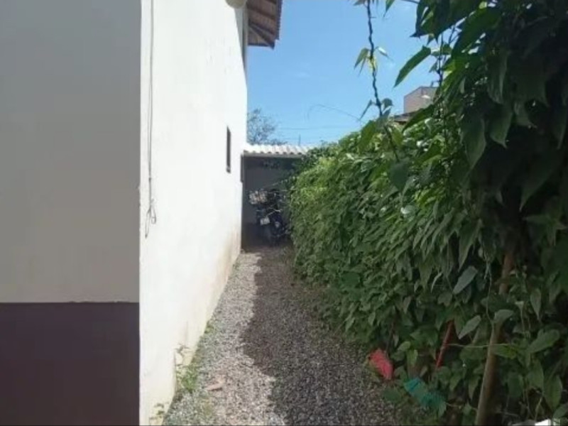 Casa à venda Barra da Lagoa com 500m² e 5 quartos por R$ 1.800.000 - screenshot-20260331-133742-gallery.jpg