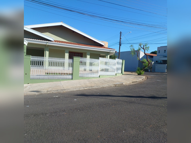 Casa à venda Residencial Corrocher com 379m² e 3 quartos por R$ 650.000 - 1000027137.jpg