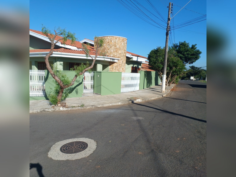 Casa à venda Residencial Corrocher com 379m² e 3 quartos por R$ 650.000 - 1000027141.jpg