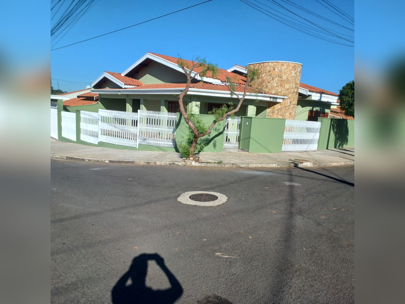 Casa à venda Residencial Corrocher com 379m² e 3 quartos por R$ 650.000 - 1000027142.jpg