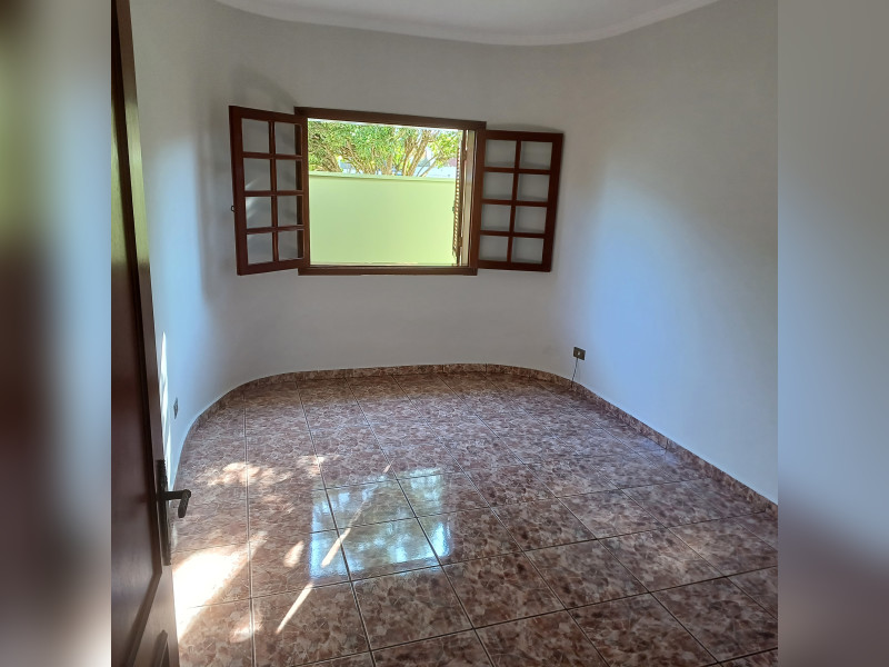 Casa à venda Residencial Corrocher com 379m² e 3 quartos por R$ 650.000 - 1000027151.jpg