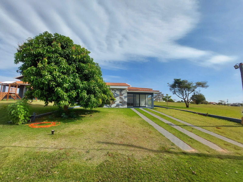 Casa de condomínio à venda Terras de Santa Cristina XIII Setor Marina com 900m² e 3 quartos por R$ 990.000 - whatsapp-image-2024-09-26-at-143401-1.jpeg