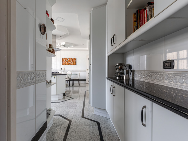 Cobertura à venda Jardim Paulista com 496m² e 5 quartos por R$ 6.600.000 - ed-maria-tereza-apto-131-area-servico-e-cozinha-9.jpg