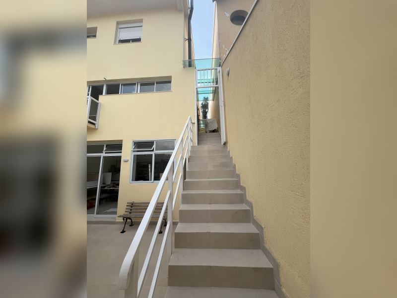 Casa à venda Jardim Prudência com 250m² e 4 quartos por R$ 1.570.000 - 6-escada-quintal.png