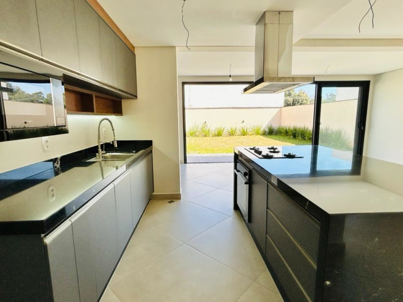 Casa de condomínio à venda Cajuru do Sul com 211m² e 3 quartos por R$ 1.539.000 - 4efcd10c-5b0c-4b56-9133-325f96bf2813.jpeg