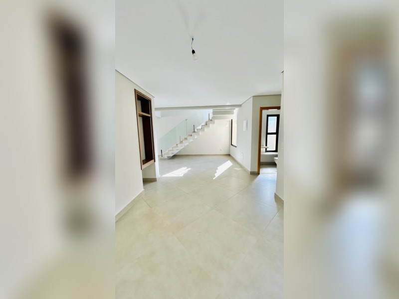 Casa de condomínio à venda Cajuru do Sul com 211m² e 3 quartos por R$ 1.539.000 - 50f3ffe8-2279-423e-b344-14380d255003.jpeg