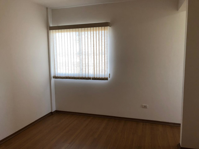 Apartamento à venda Vargem Grande com 60m² e 3 quartos por R$ 270.000 - imagem-do-whatsapp-de-2025-05-09-as-125206-23780b0d.jpg