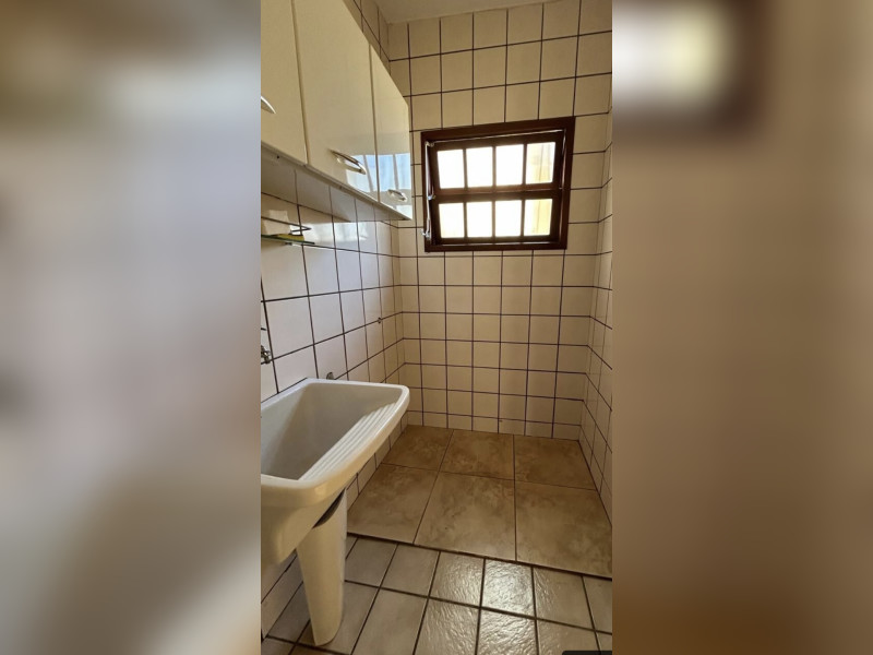 Casa à venda Carianos com 118m² e 3 quartos por R$ 1.050.000 - img-5902.jpeg