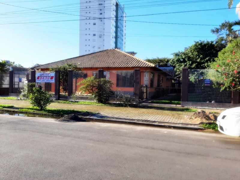 Casa à venda Centro com 625m² e 6 quartos por R$ 1.500.000 - frente.jpeg