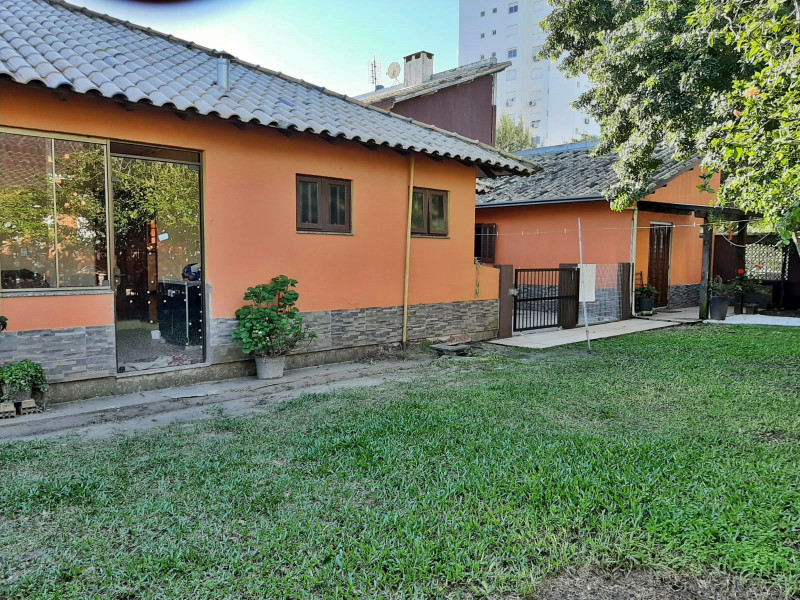 Casa à venda Centro com 625m² e 6 quartos por R$ 1.500.000 - patio-dentro.jpeg