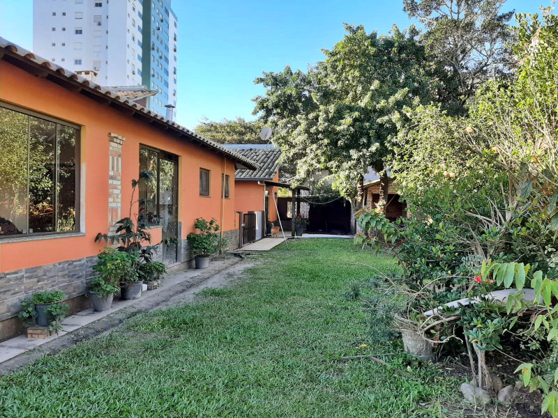 Casa à venda Centro com 625m² e 6 quartos por R$ 1.500.000 - patio.jpeg