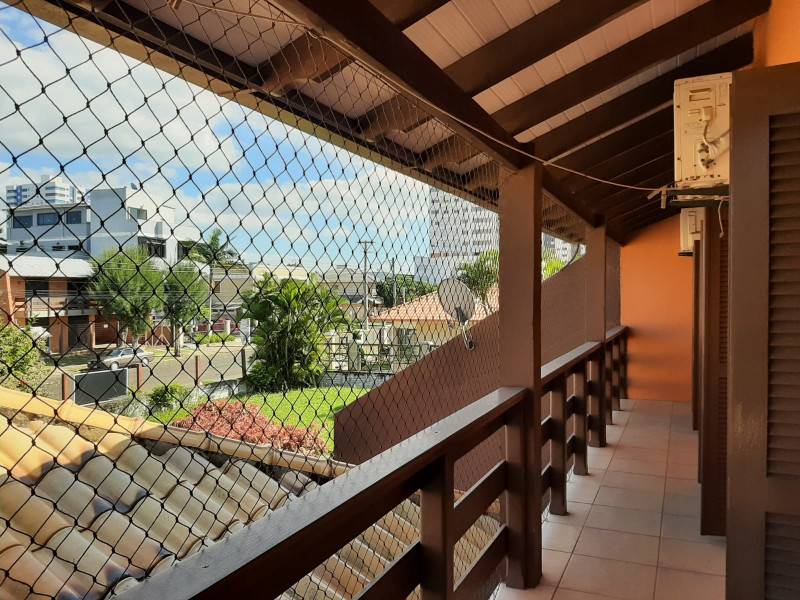 Casa à venda Centro com 625m² e 6 quartos por R$ 1.500.000 - sacada.jpeg