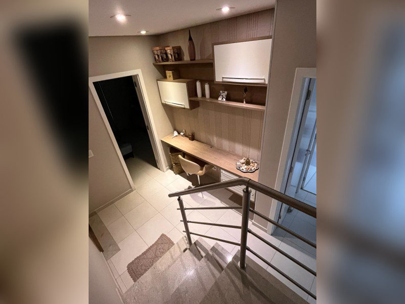 Casa de condomínio à venda Parque Enseada com 350m² e 4 quartos por R$ 2.100.000 - whatsapp-image-2025-05-29-at-101929-1.jpeg