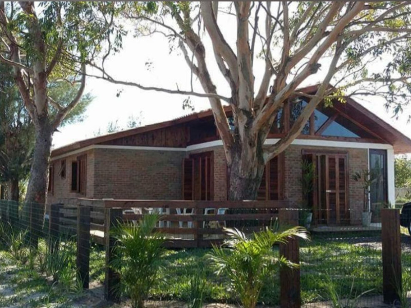 Casa à venda Xangri-Lá com 200m² e 3 quartos por R$ 850.000 - screenshot-20250609-213647-photos.jpg