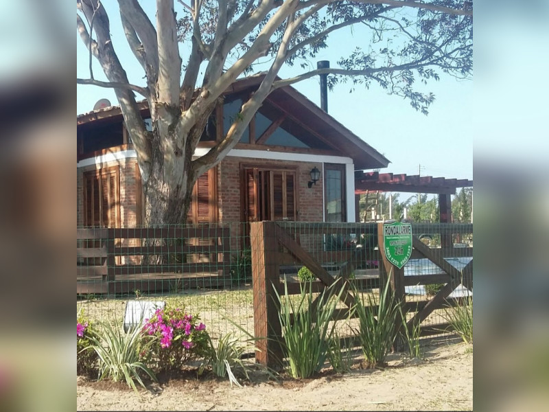 Casa à venda Xangri-Lá com 200m² e 3 quartos por R$ 850.000 - screenshot-20250609-213652-photos.jpg